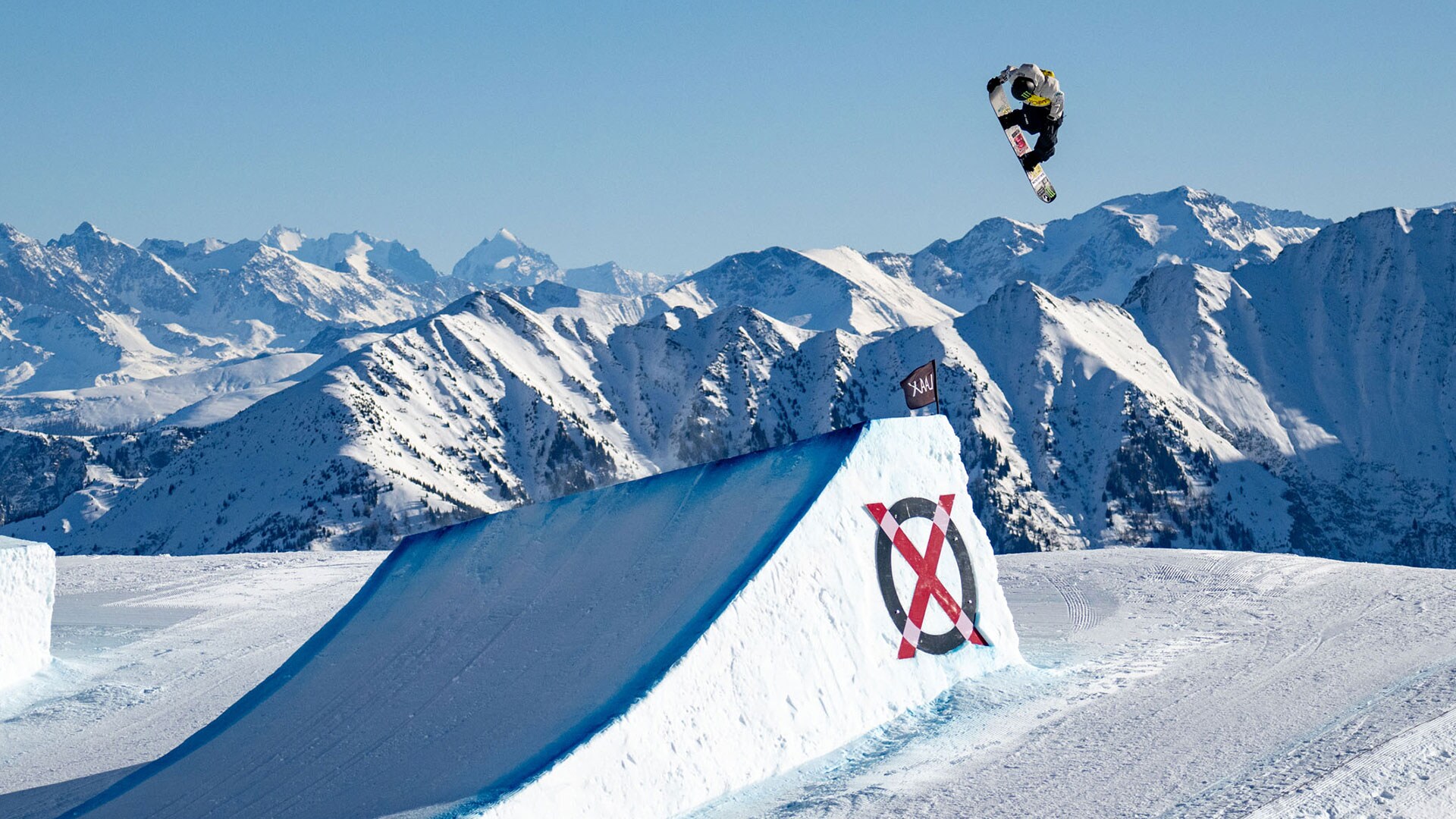 Romain Allemand, Kokomo Murase win snowboard slopestyle titles at