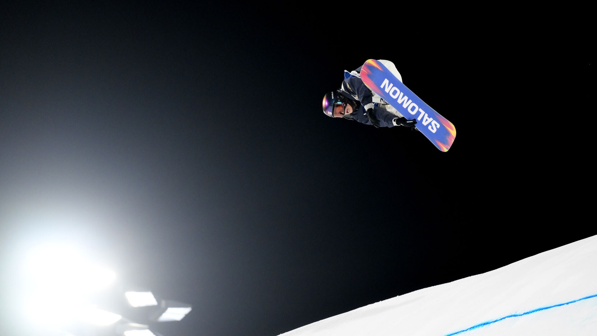 Japan's Murase masters pair of triple 14s, holds off Sadowski