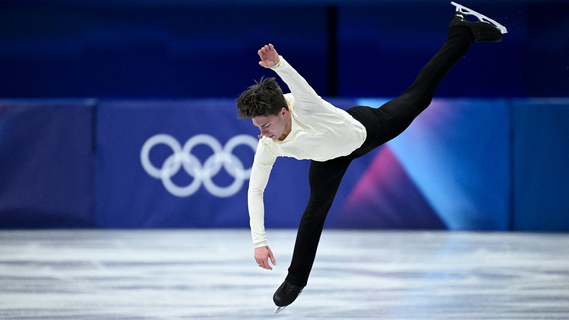 Maxim Naumov skates in the Olympics