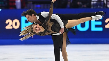 Emilea Zingas and Vadym Kolesnik compete in the free dance at the 2026 World Figure Skating Championships.